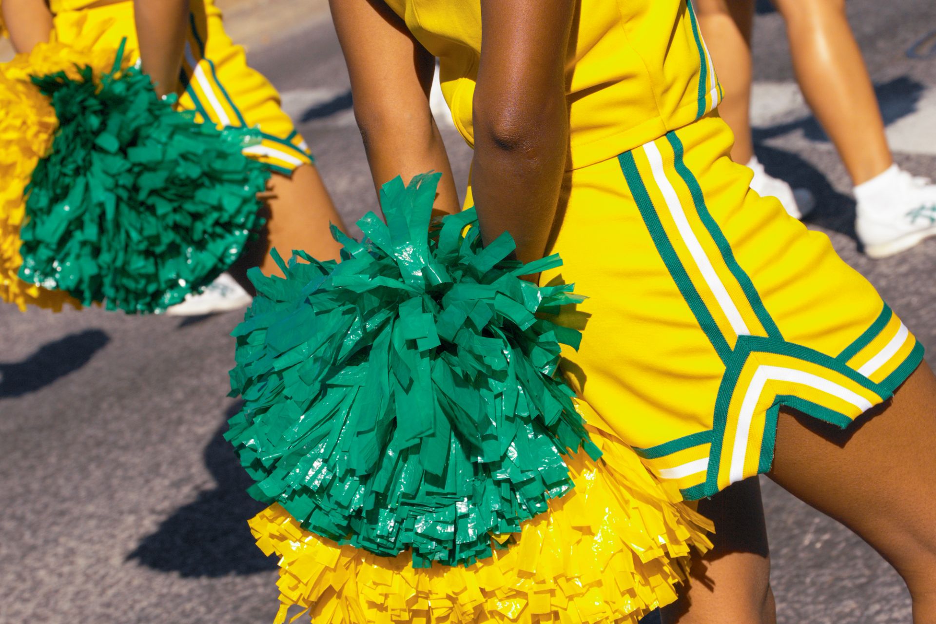 cheerleaders-marching-new-orleans-usa-2025-03-18-14-56-10-utc (1)